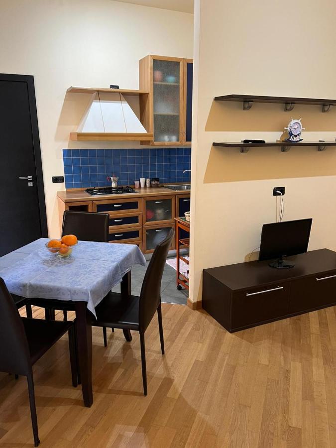 Casa Vacanza Adorno 切法卢 外观 照片